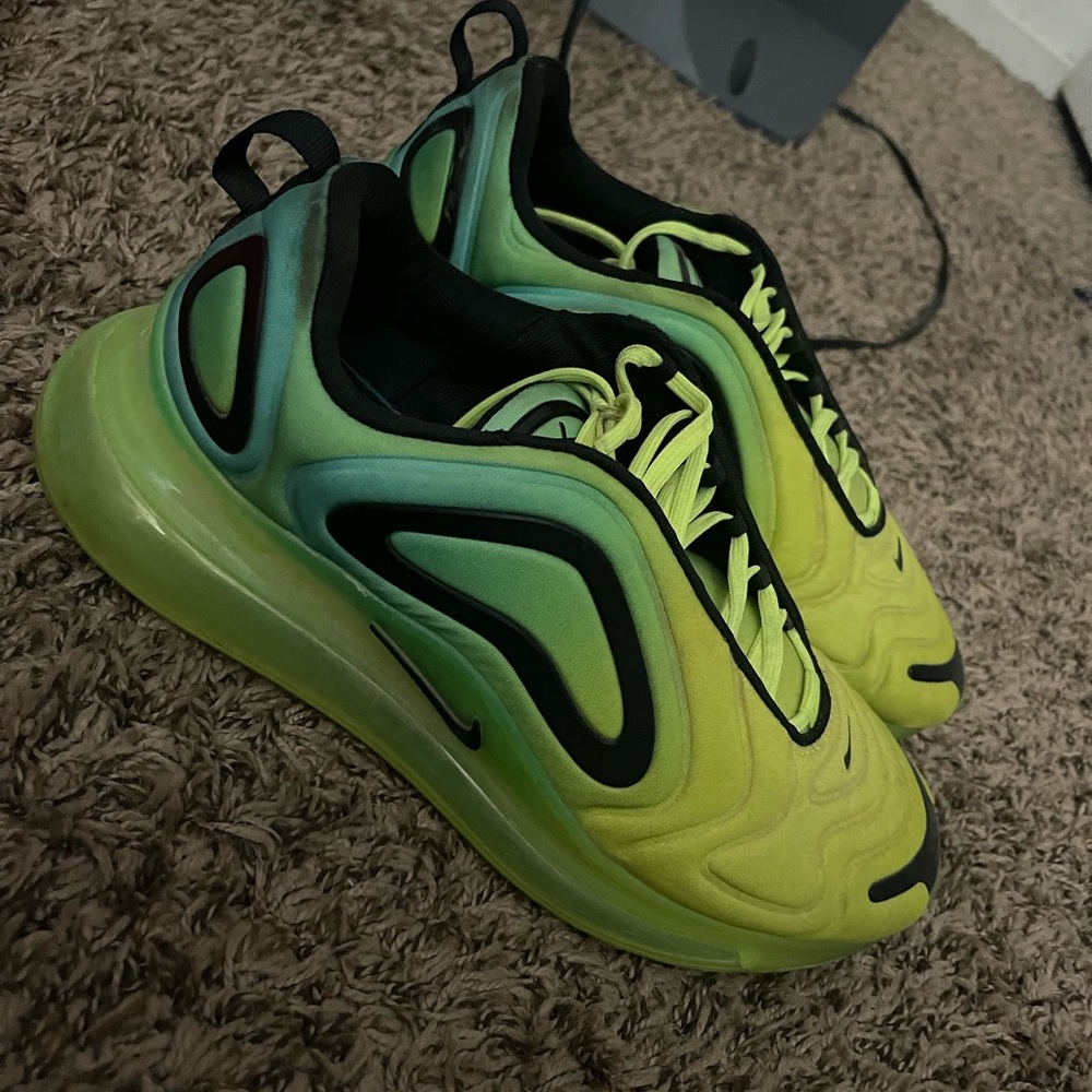 Air Max 720 Volt